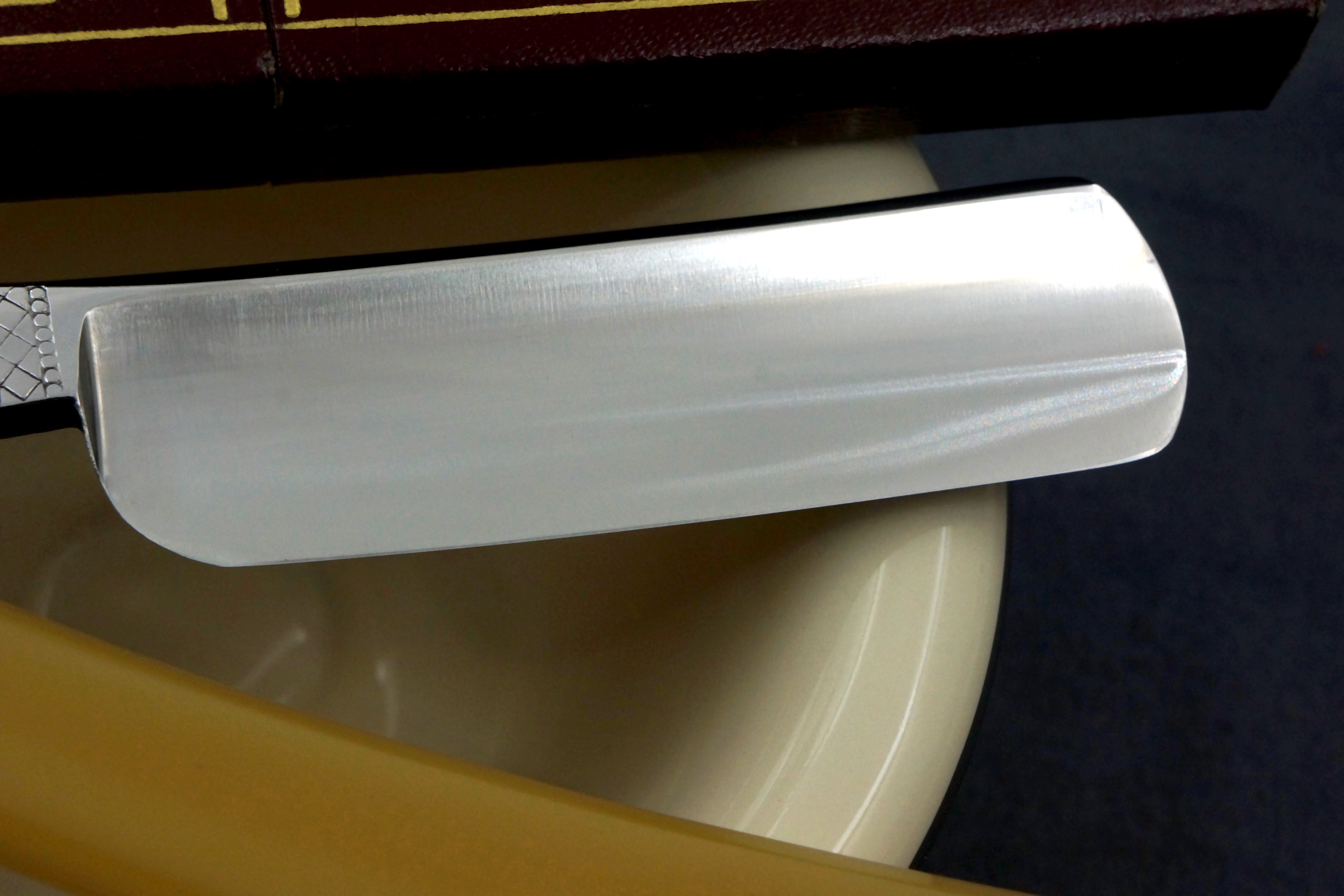 El Pinor 67 - NOS 7/8 Full Hollow Blade - Vintage Solingen Straight Razor - Shave Ready