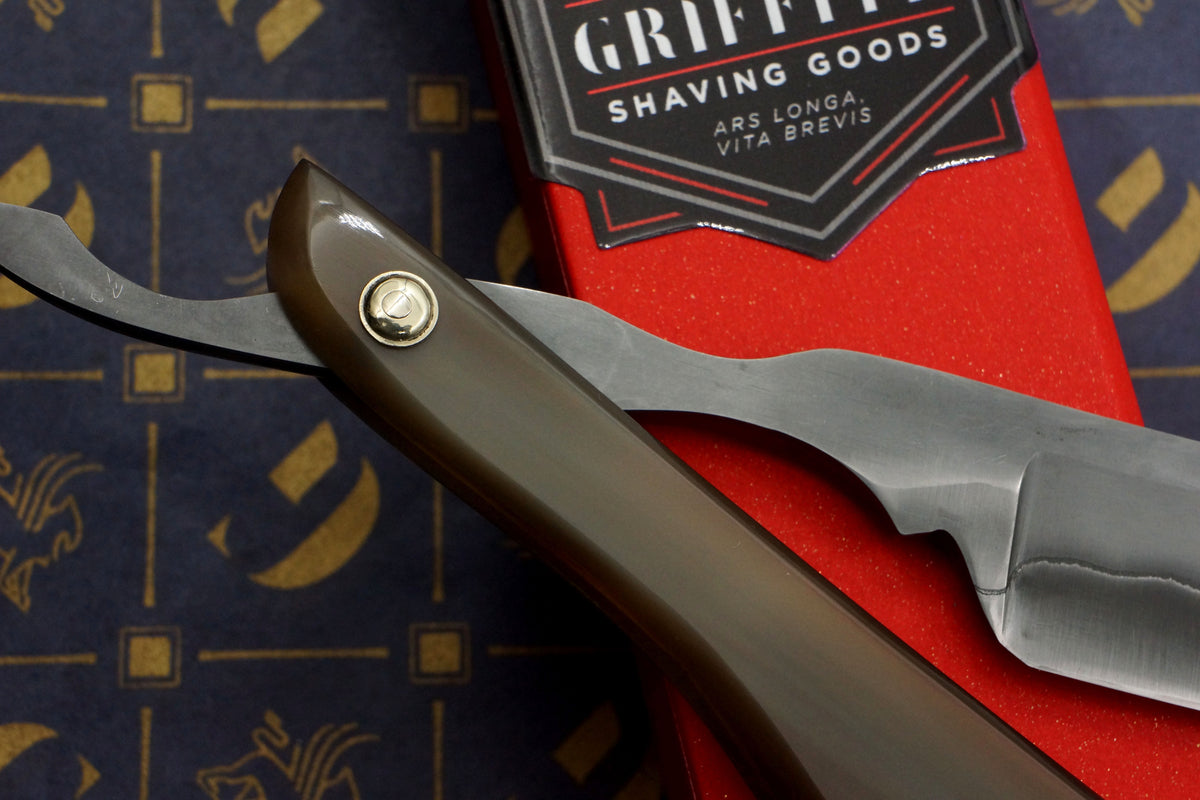 Griffith 7/8 Blue Steel & Stainless San Mai Quarter Hollow - Horn Scales Artisan Straight Razor