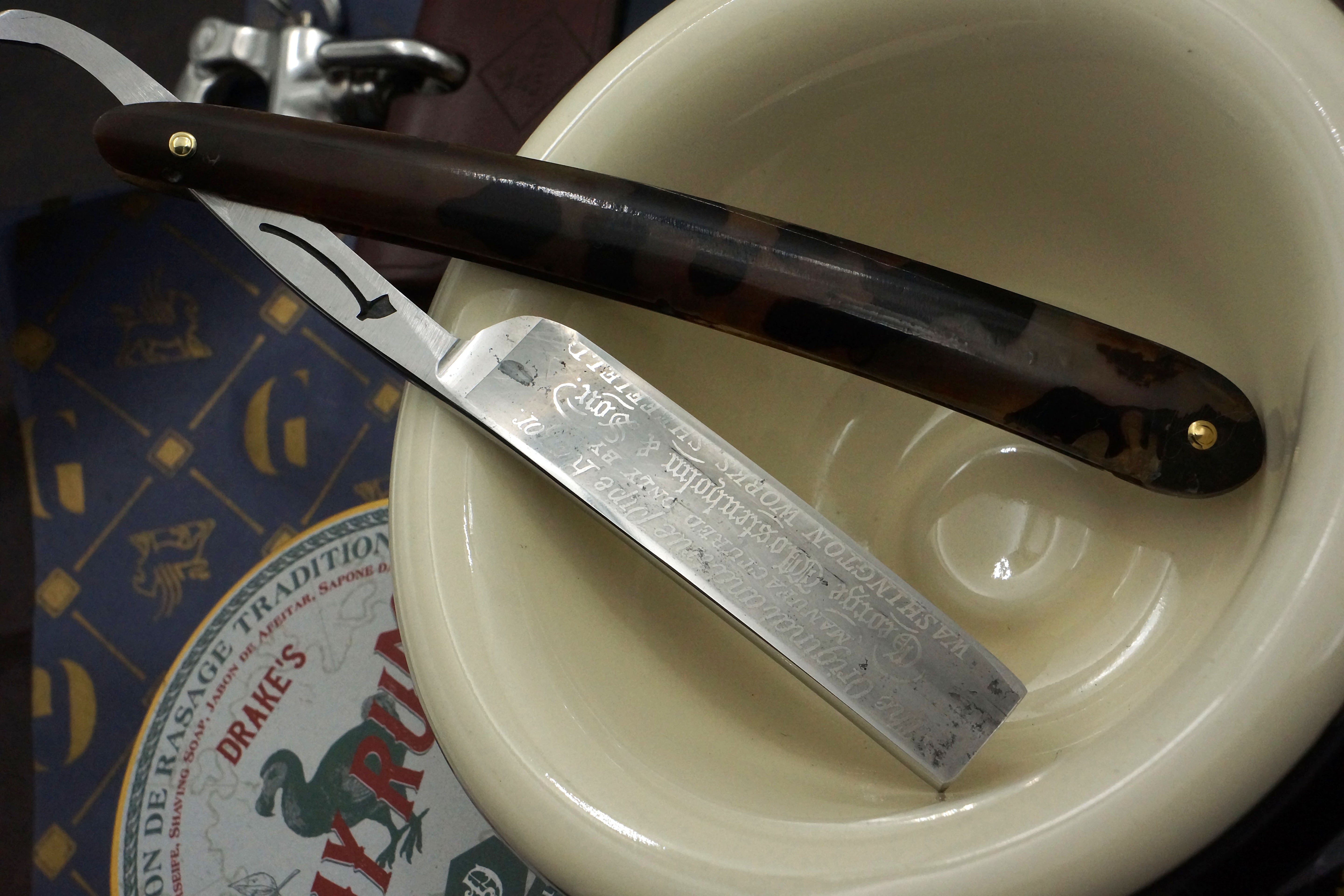 George Wostenholm & Sons - 5/8 Etched Vintage Sheffield Straight Razor - Shave Ready