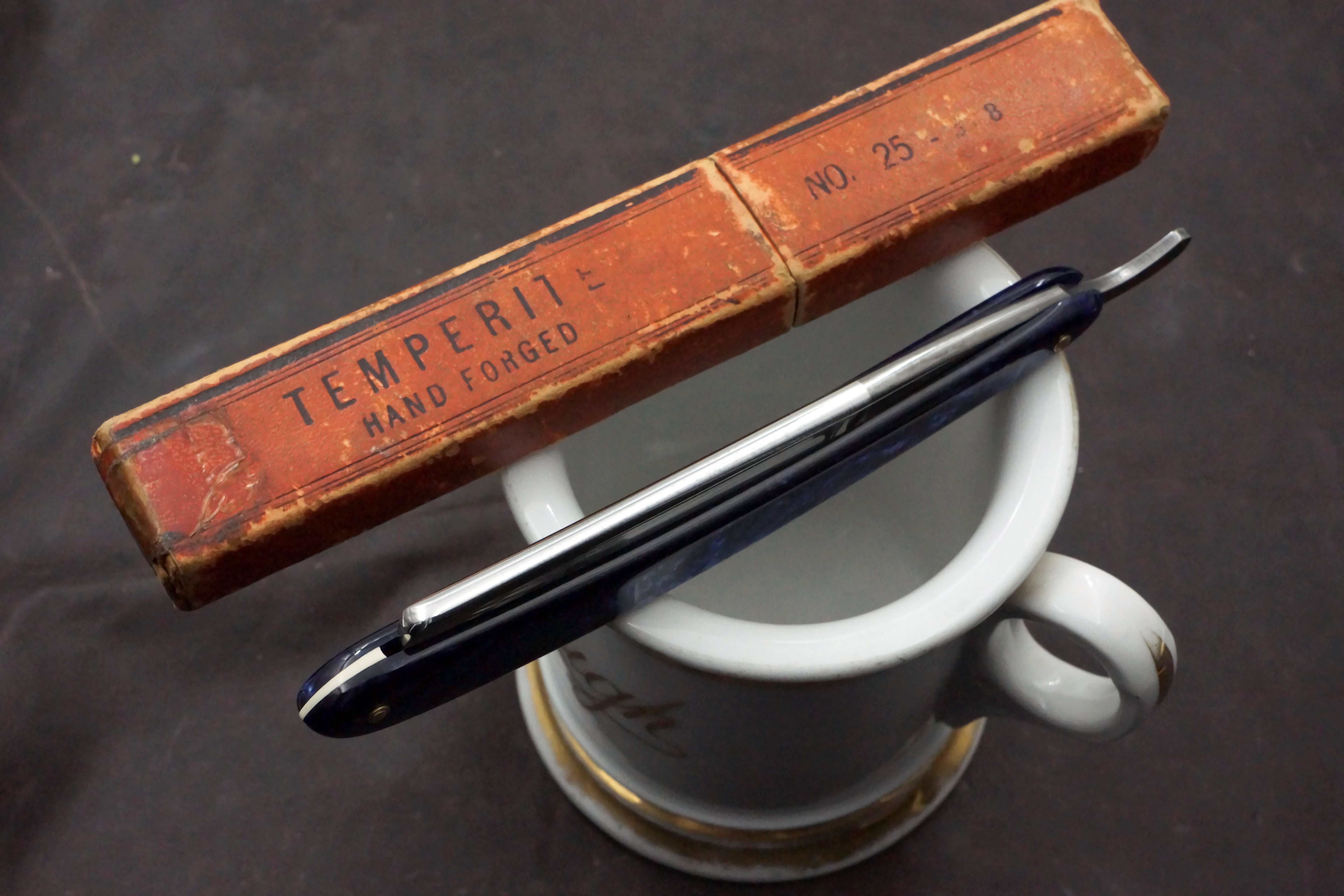 CASE "Temperite" Excellent Restored -11/16 Full Hollow Custom Scales American Vintage Straight Razor - Shave Ready