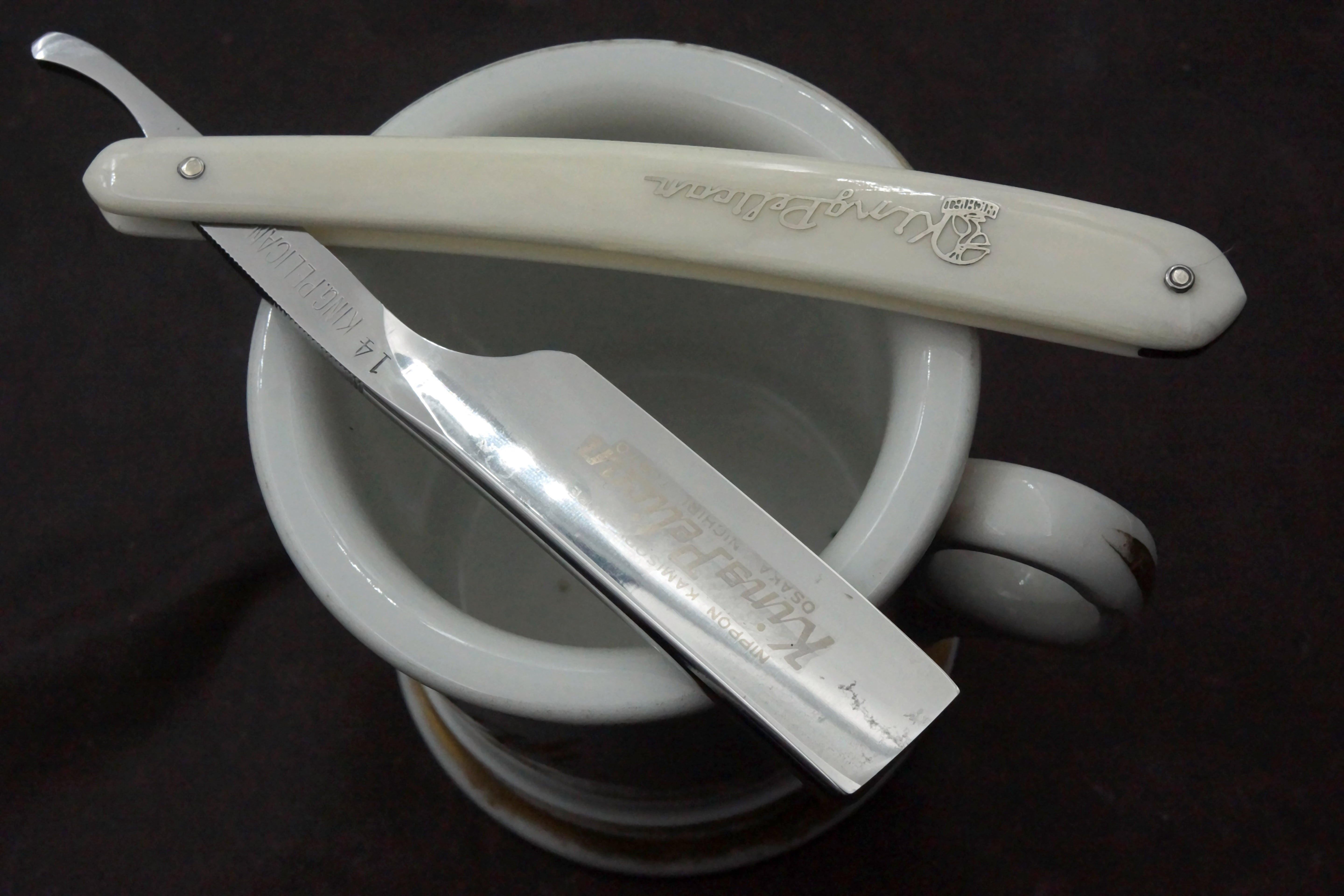 King Pelican No. 14 - 6/8 Near Wedge Vintage Japanese Straight Razor - Shave Ready