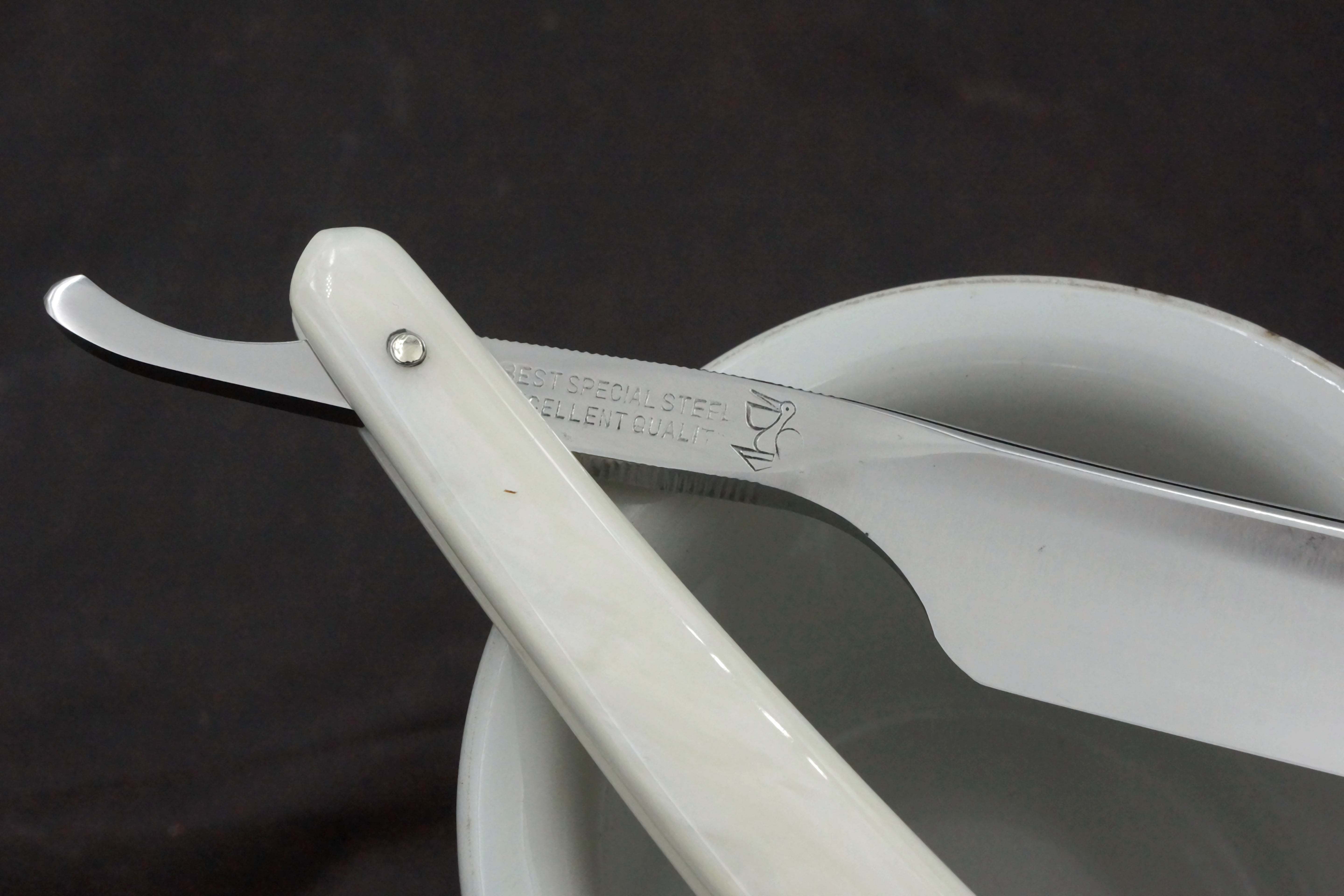 King Pelican No. 14 - 6/8 Near Wedge Vintage Japanese Straight Razor - Shave Ready