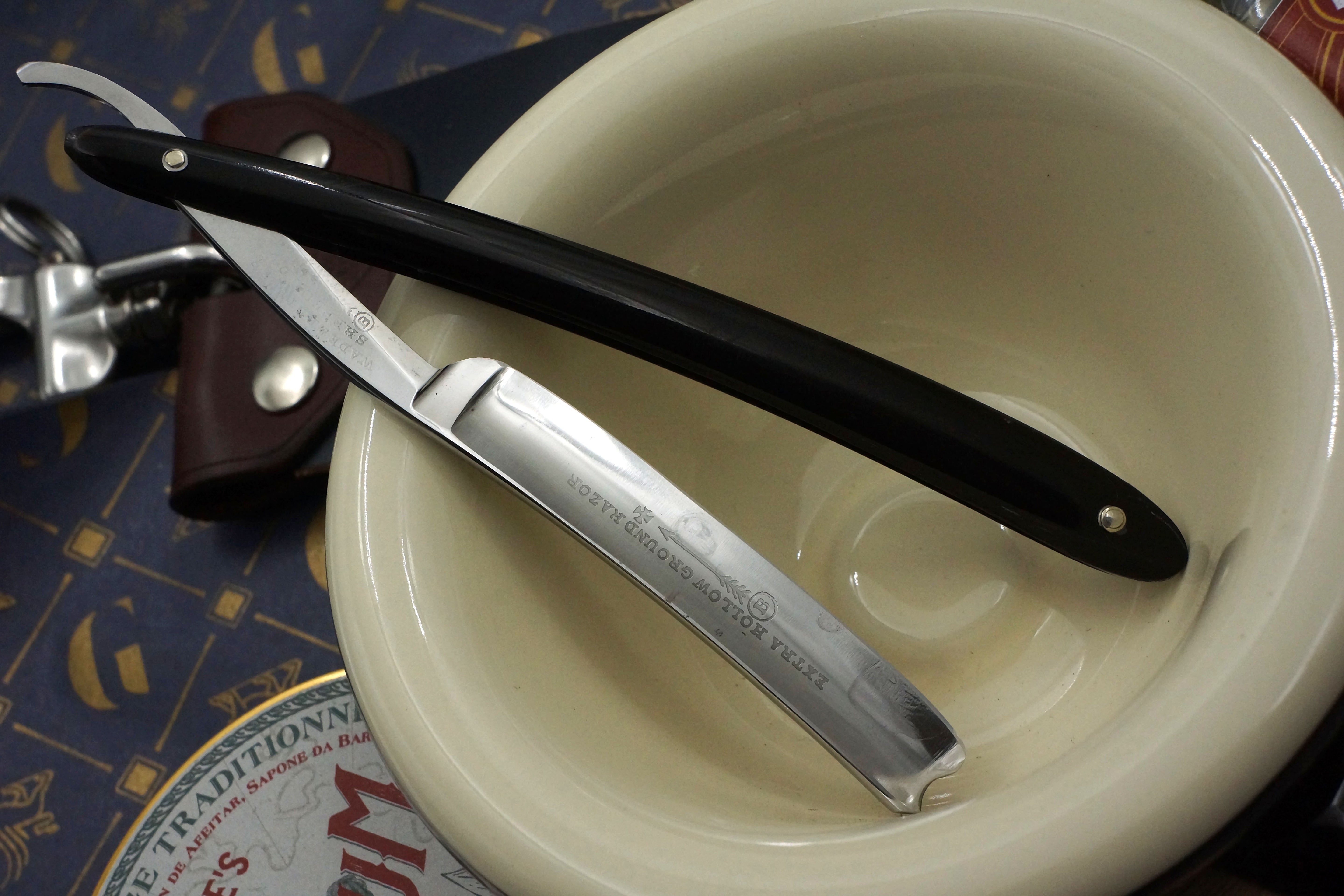 Rasoir droit vintage Sheffield « Extra Hollow Ground » 6/8 de Wade &amp; Butcher – Prêt à être rasé