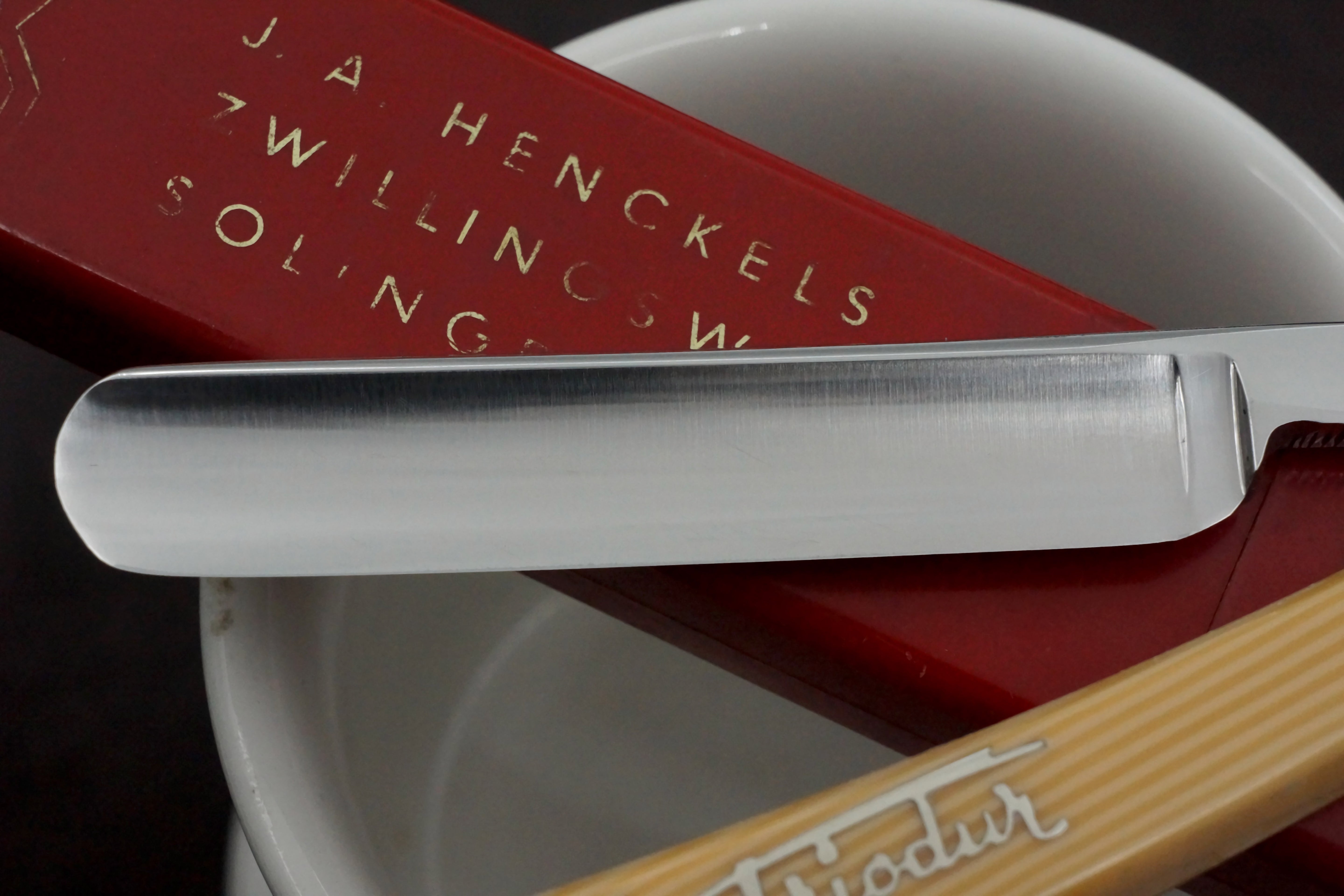 Henckels Friodur 9/16" No. 89 1/2 - Near Pristine Stainless Steel - Solingen Straight Razor - Shave Ready