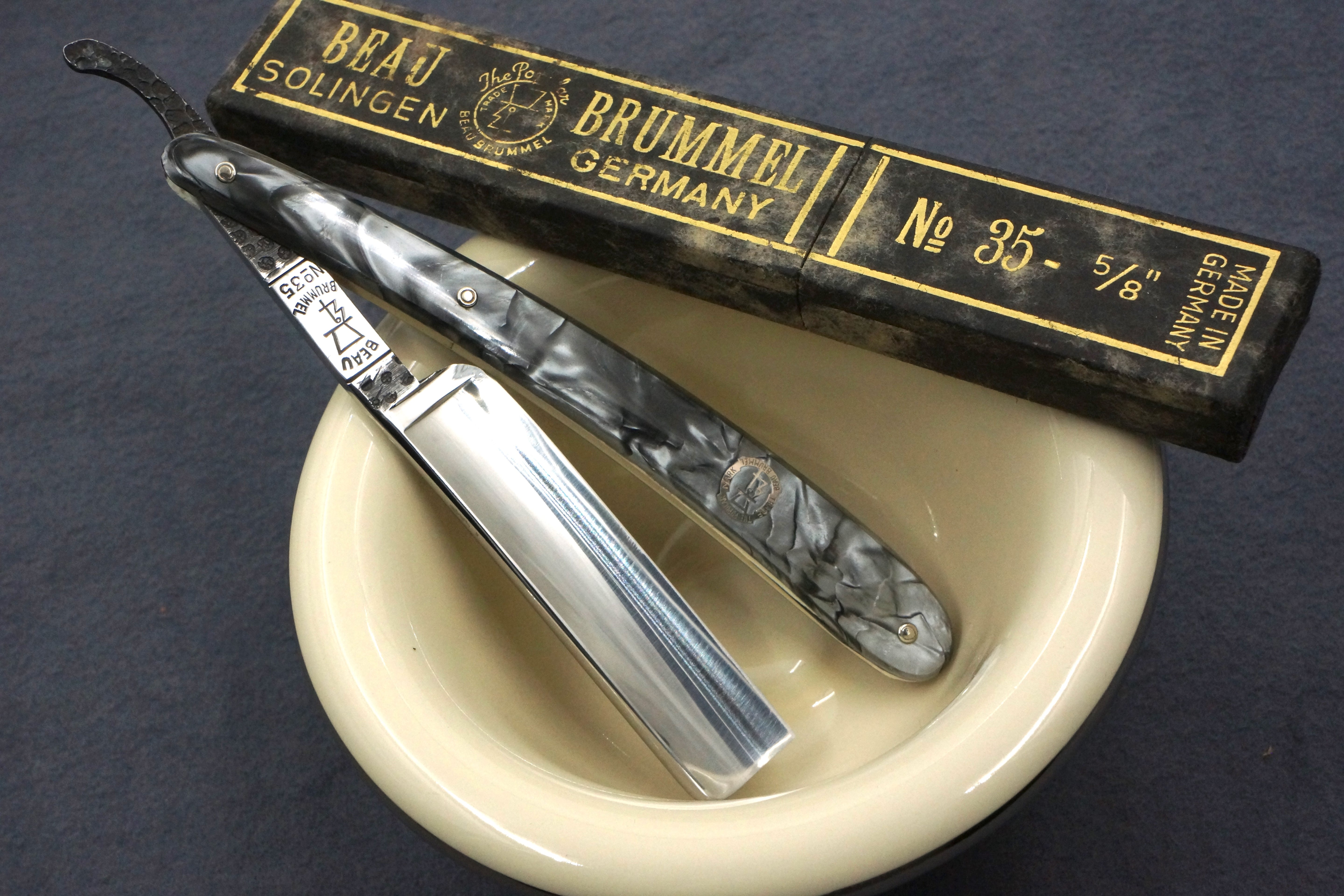 Rasoir droit vintage Solingen Beau Brummell No.35 5/8" presque impeccable - Prêt à raser 