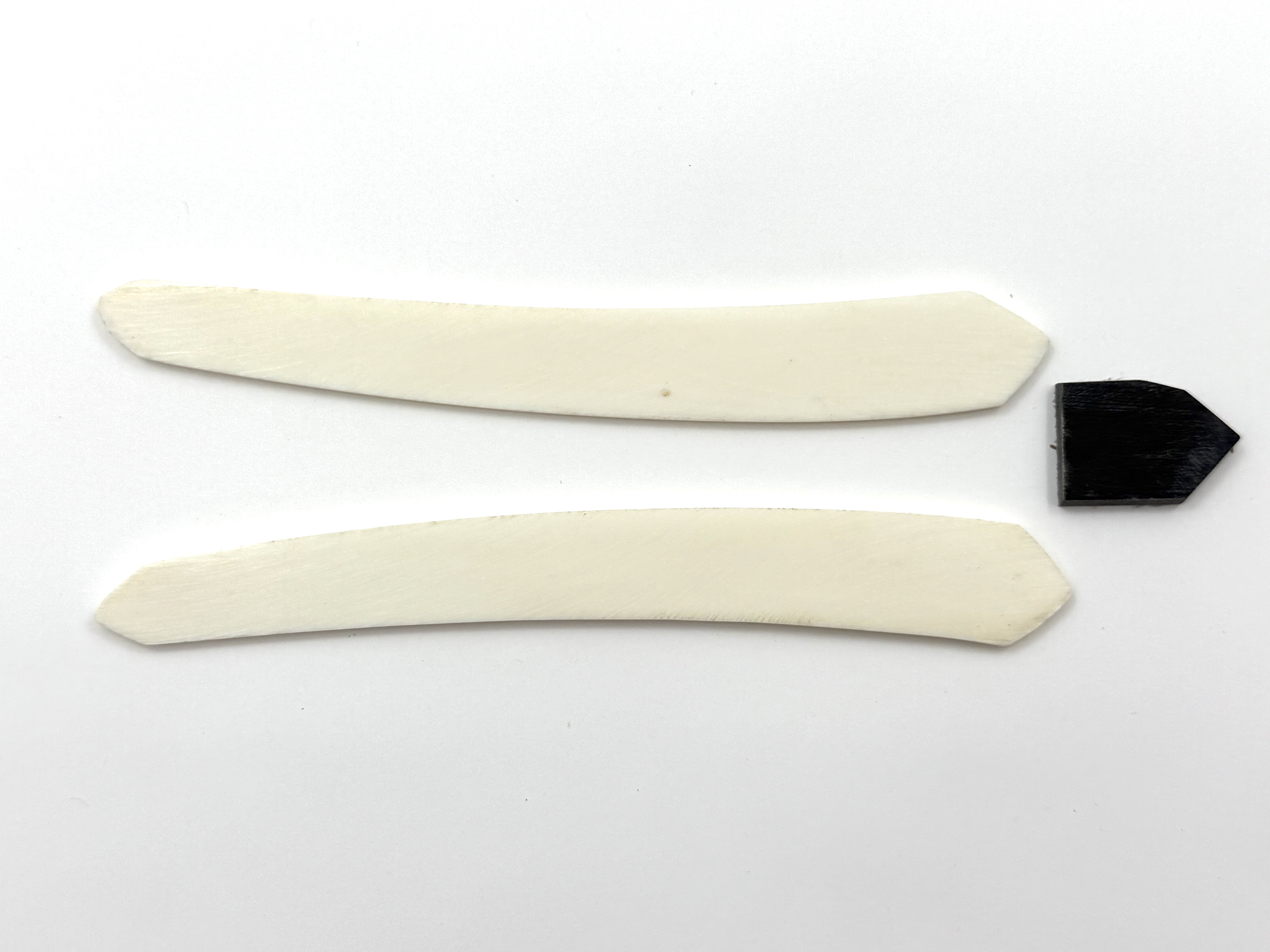Rasiermessergriffschalen für 7/8-8/8 Klingen - Gebleichter Büffelknochen - Ein Paar/Set