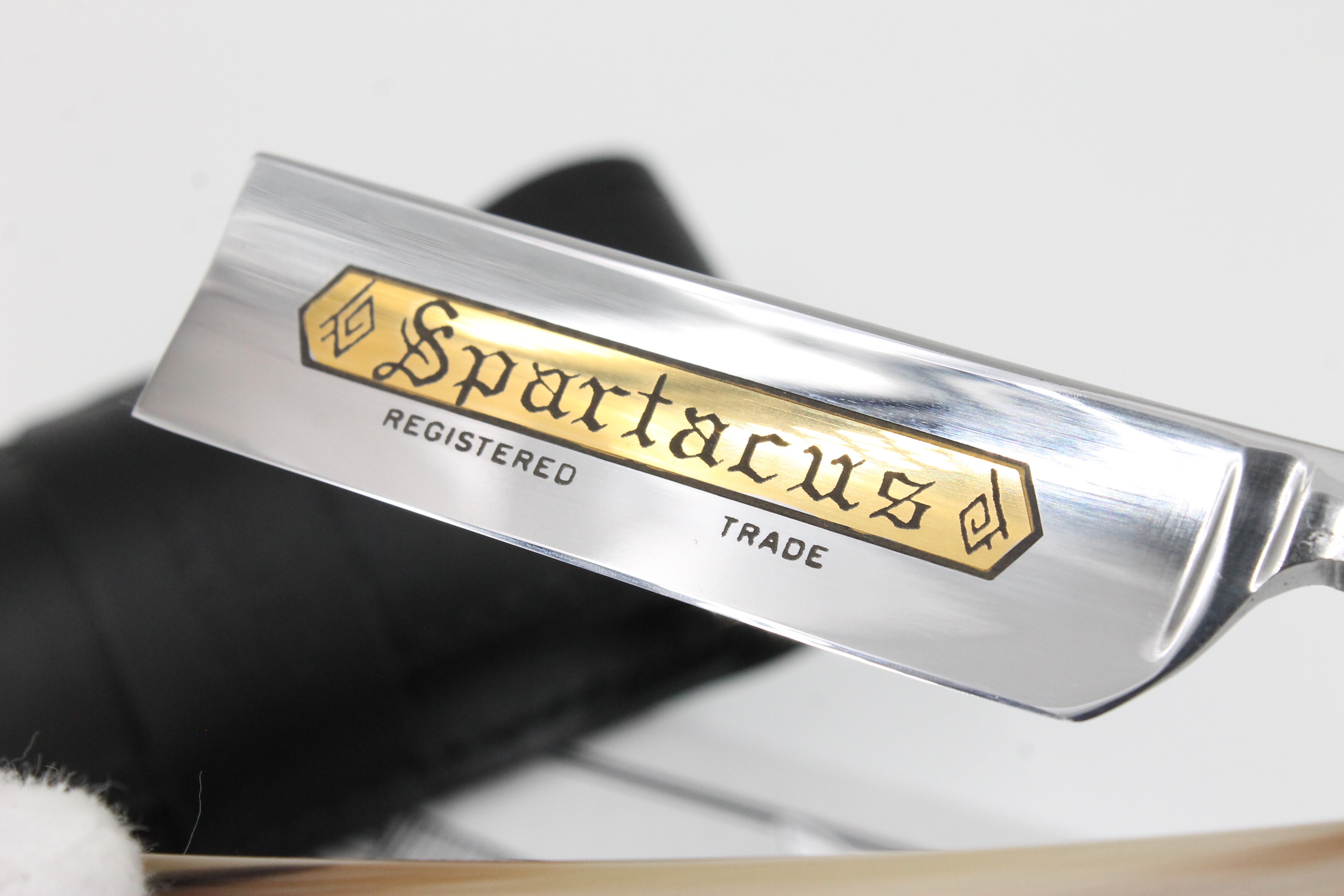 Thiers Issard 6/8 "Spartacus" Etch - Blond Horn Scales - Full Hollow Straight Razor