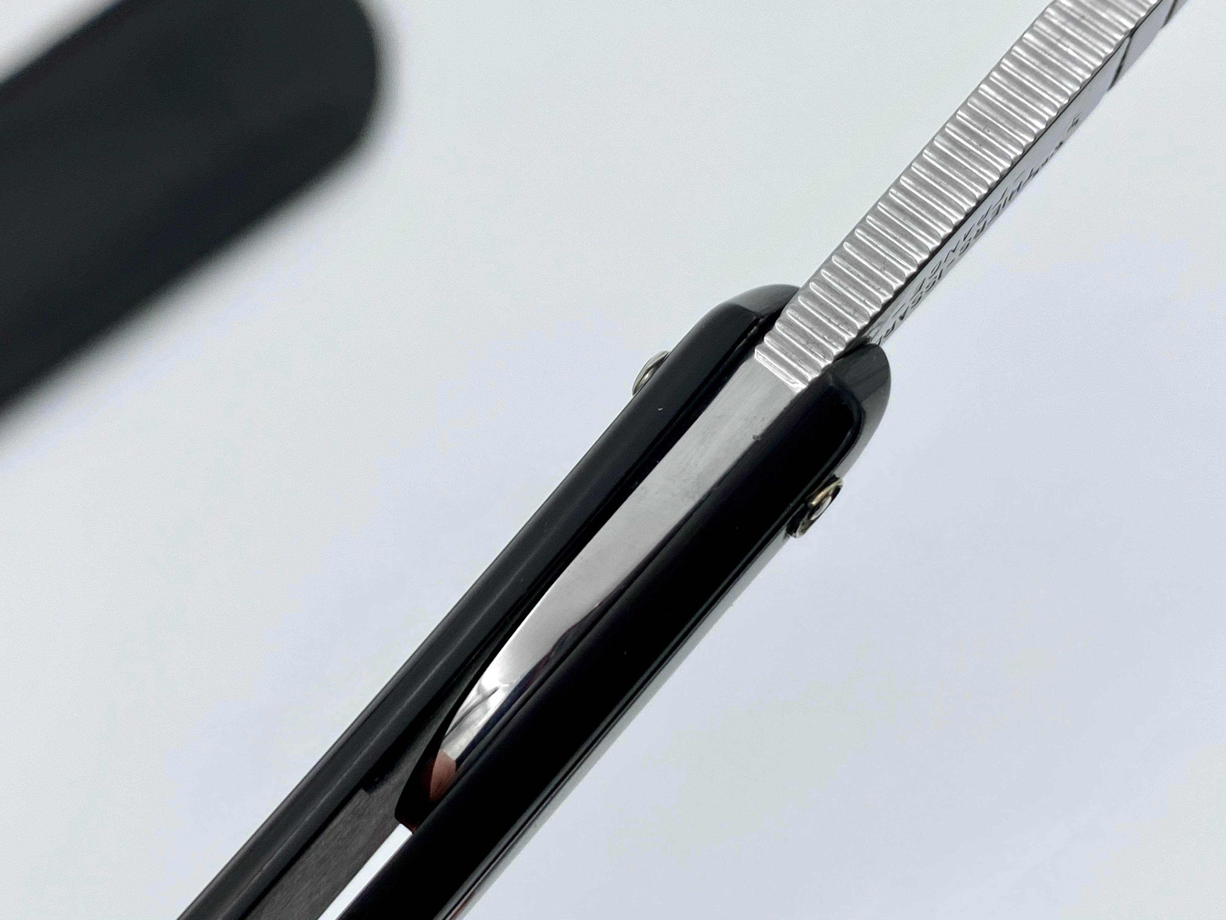 Thiers Issard 5/8 "Medaille d'or Alger" Etch - Black Horn Scales - Singing Straight Razor