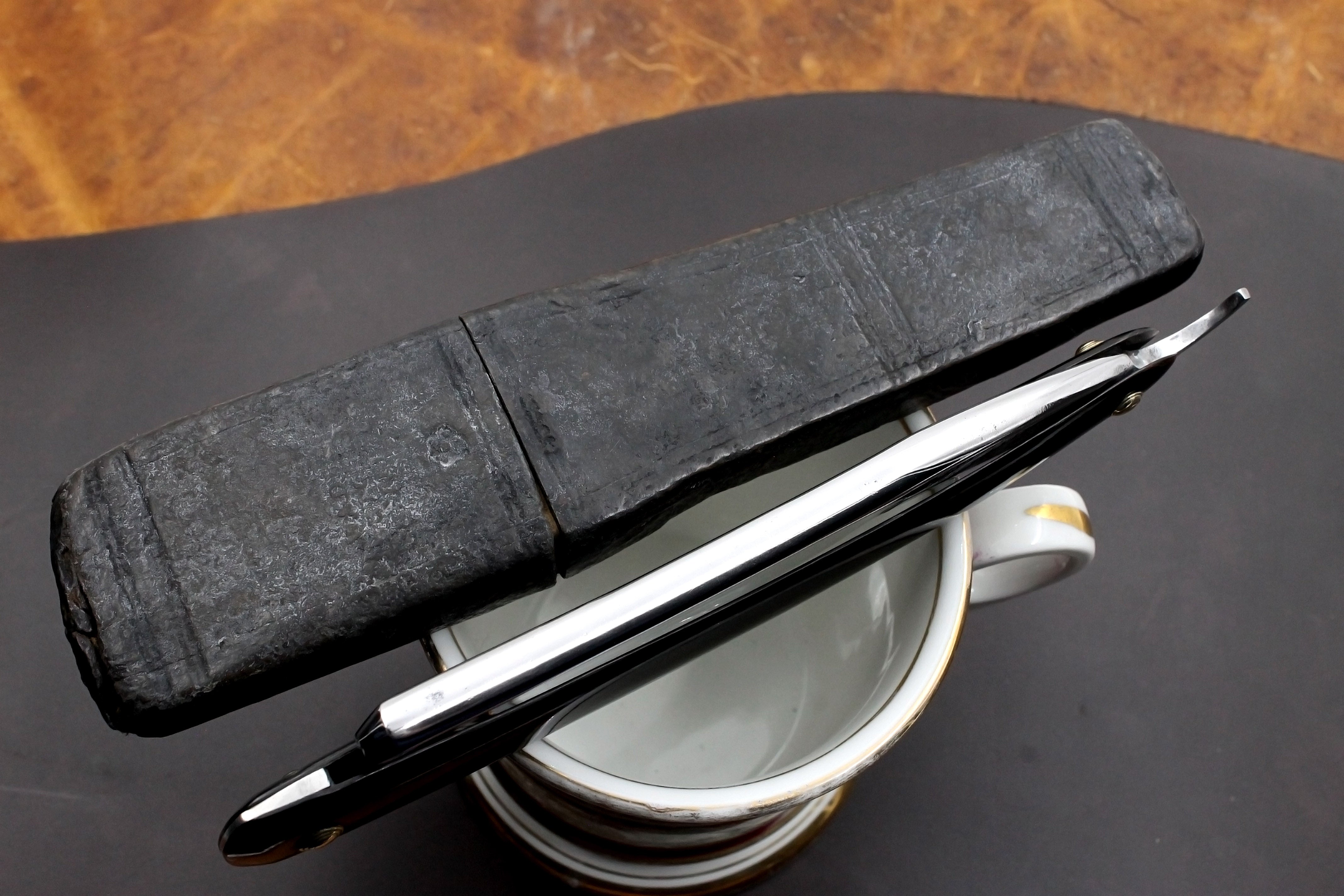 Wade & Butcher - Excellent Restored 15/16" Vintage Sheffield Straight Razor with Original Horn Scales - Shave Ready