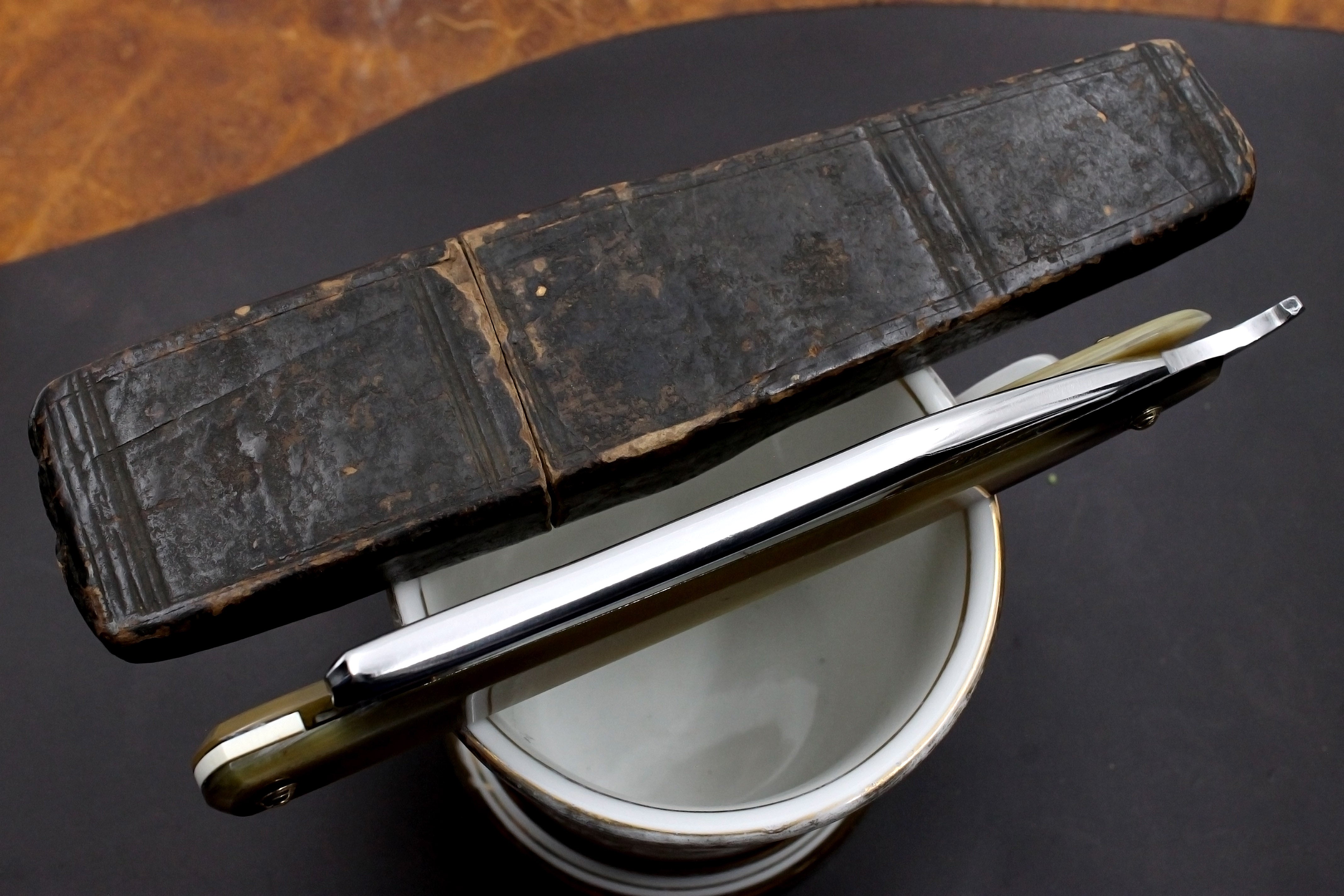 Southern & Richardson 1" 8/8 - Vintage Sheffield Straight Razor with Custom Horn Scales - Shave Ready