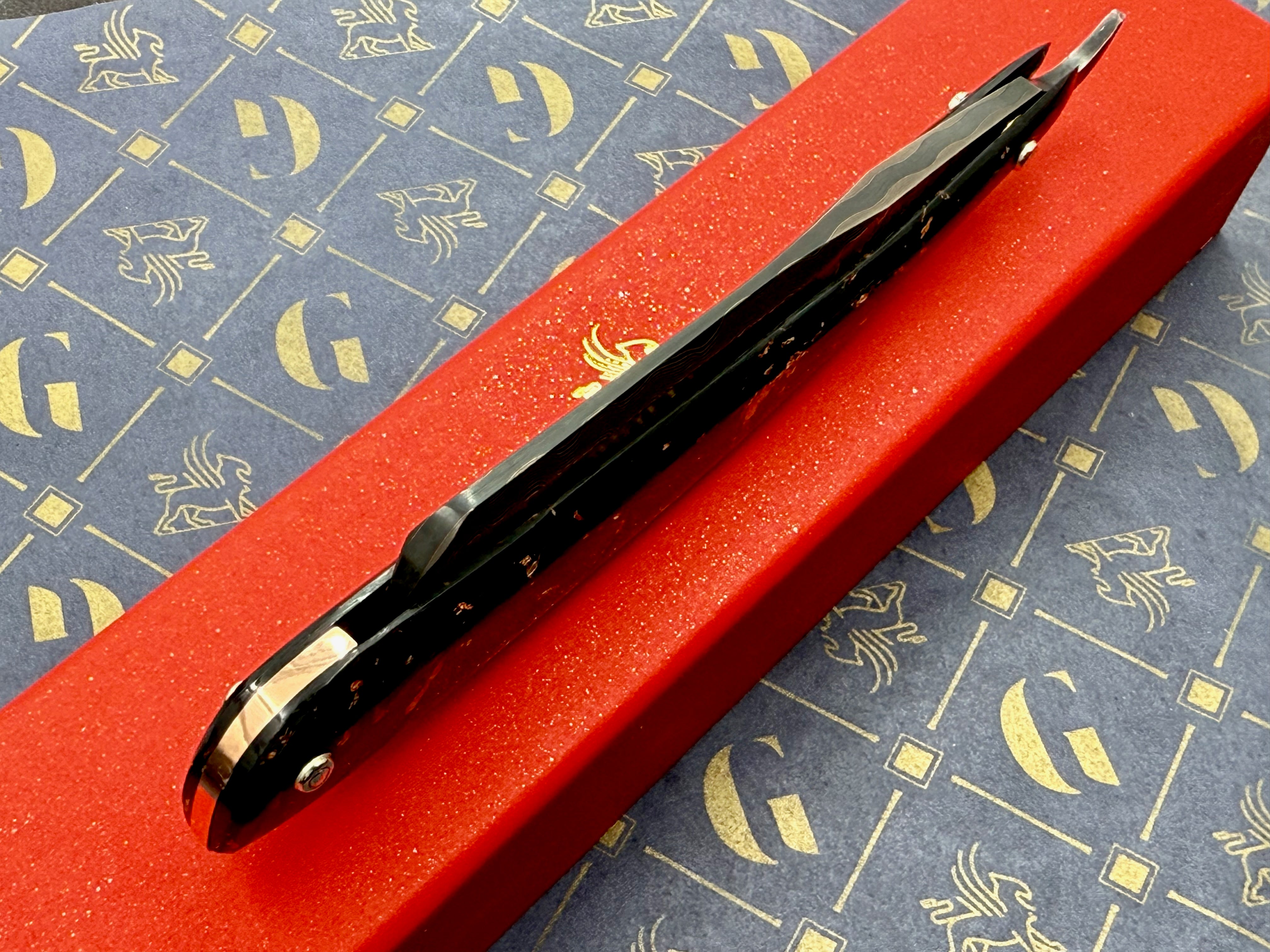 Griffith 13/16 Copper & Bronze Damascus San Mai Quarter Hollow - Carbon Fiber Scales Artisan Straight Razor