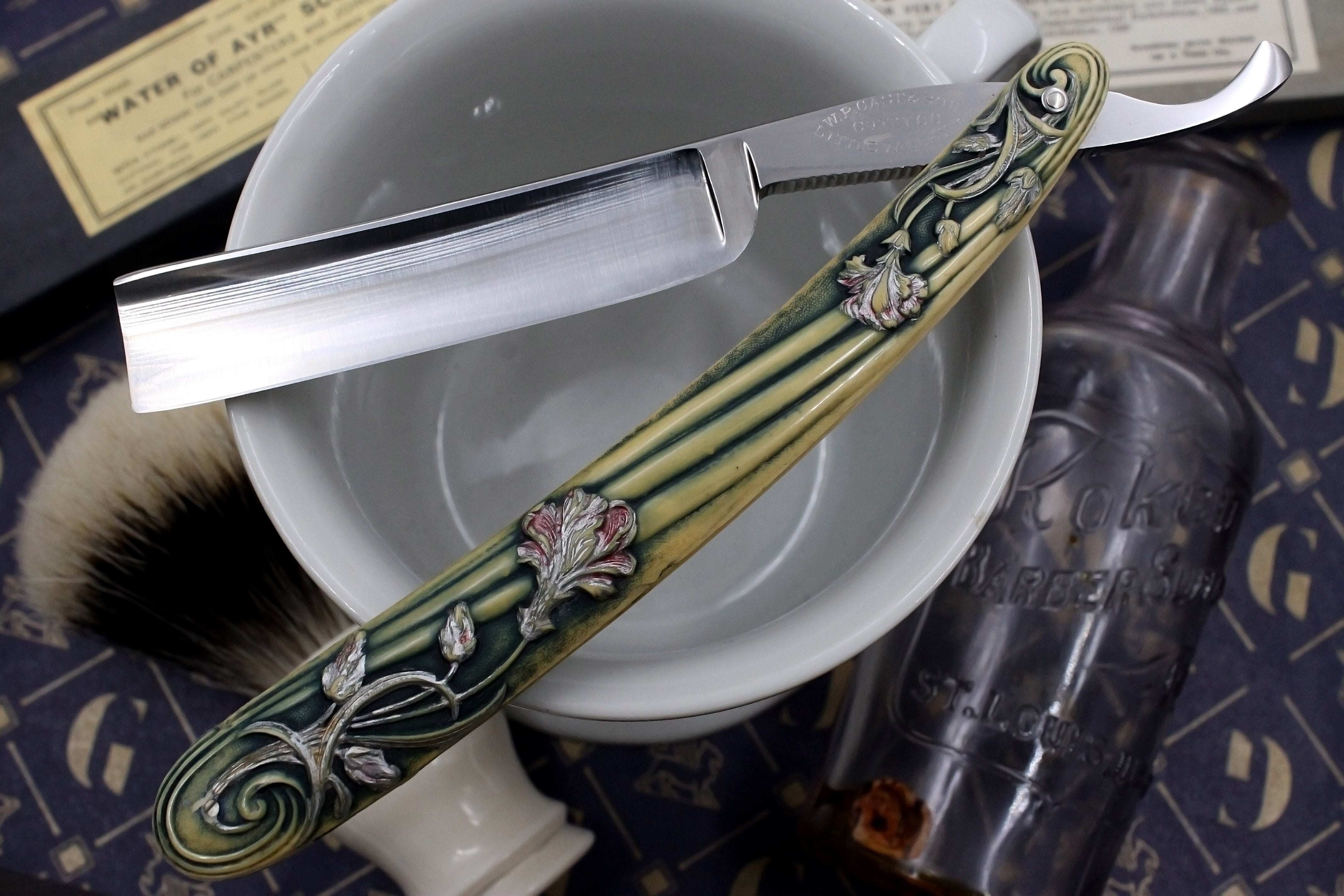W.R. Case & Son Little Valley - RARE 5/8 Full Hollow Blade - Scarce Molded & Painted Scales American Straight Razor - Shave Ready