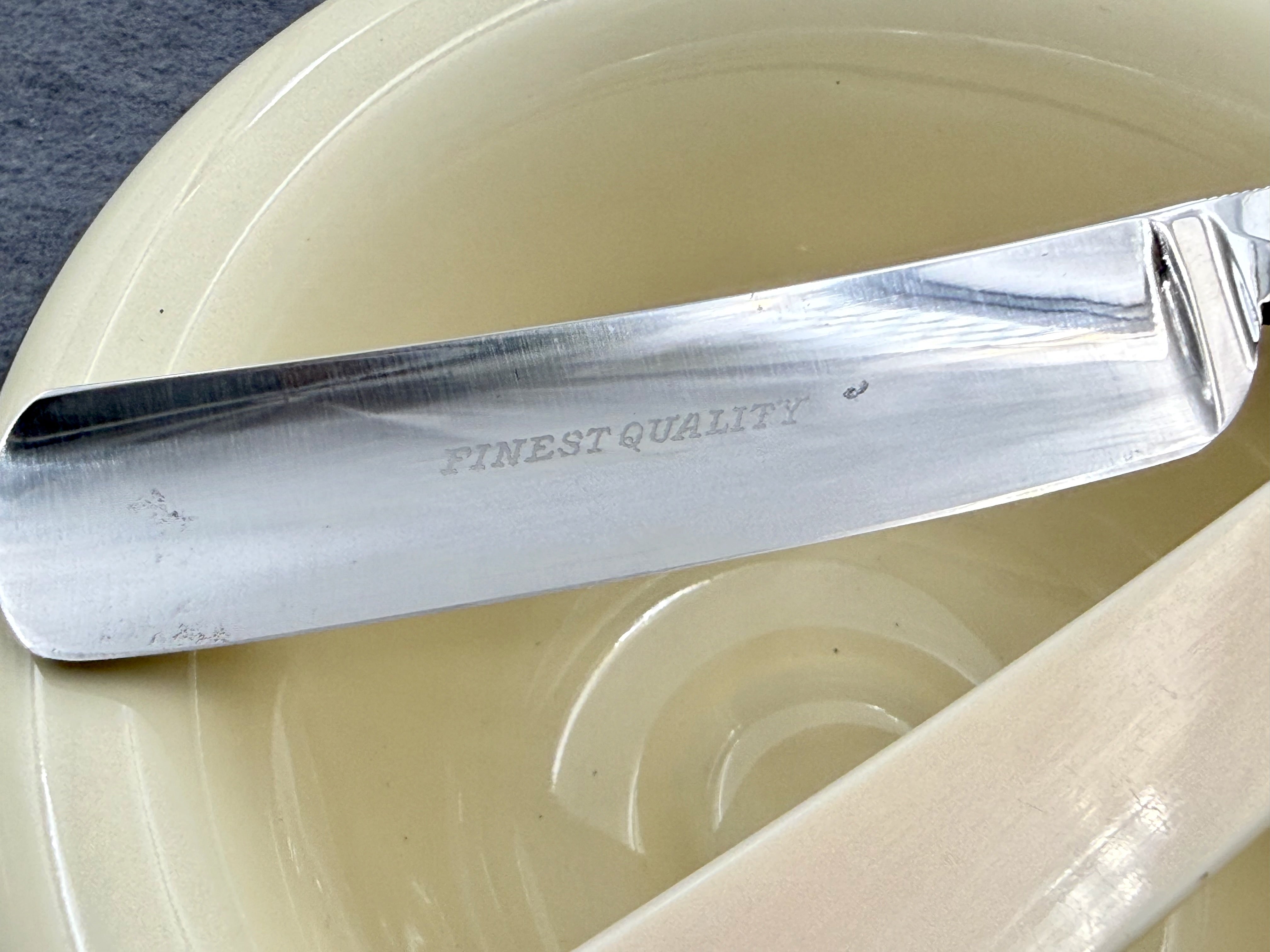 Drew &amp; Co. Extra hohl geschliffen – nahezu makellos 11/16 Elfenbein-Schuppen – Vintage London Rasiermesser – bereit zum Rasieren