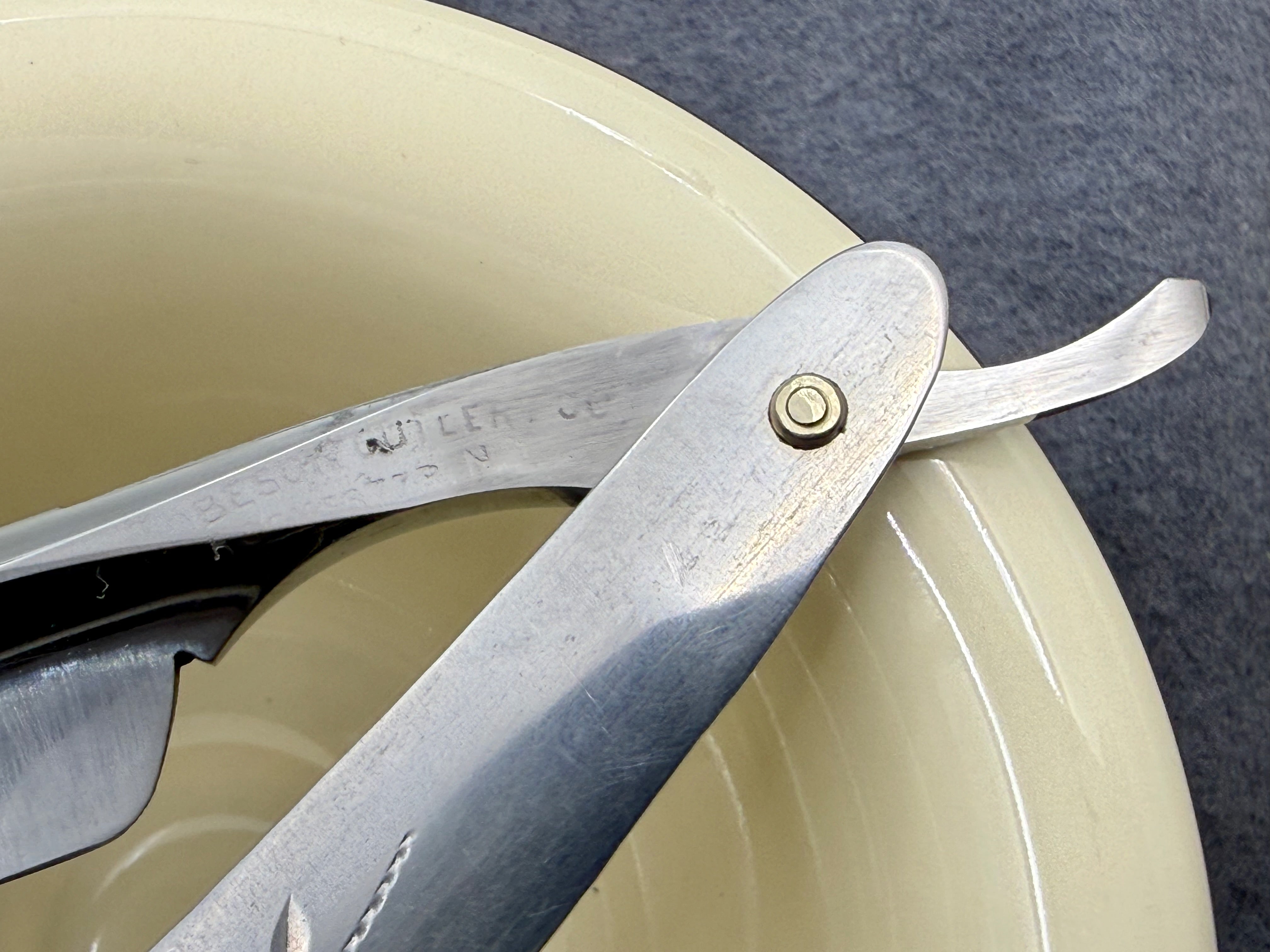 Robeson Suredge "Rochester Trademark" - 6/8 Half Hollow Blade - Very Fancy Vintage NY American Straight Razor - Shave Ready