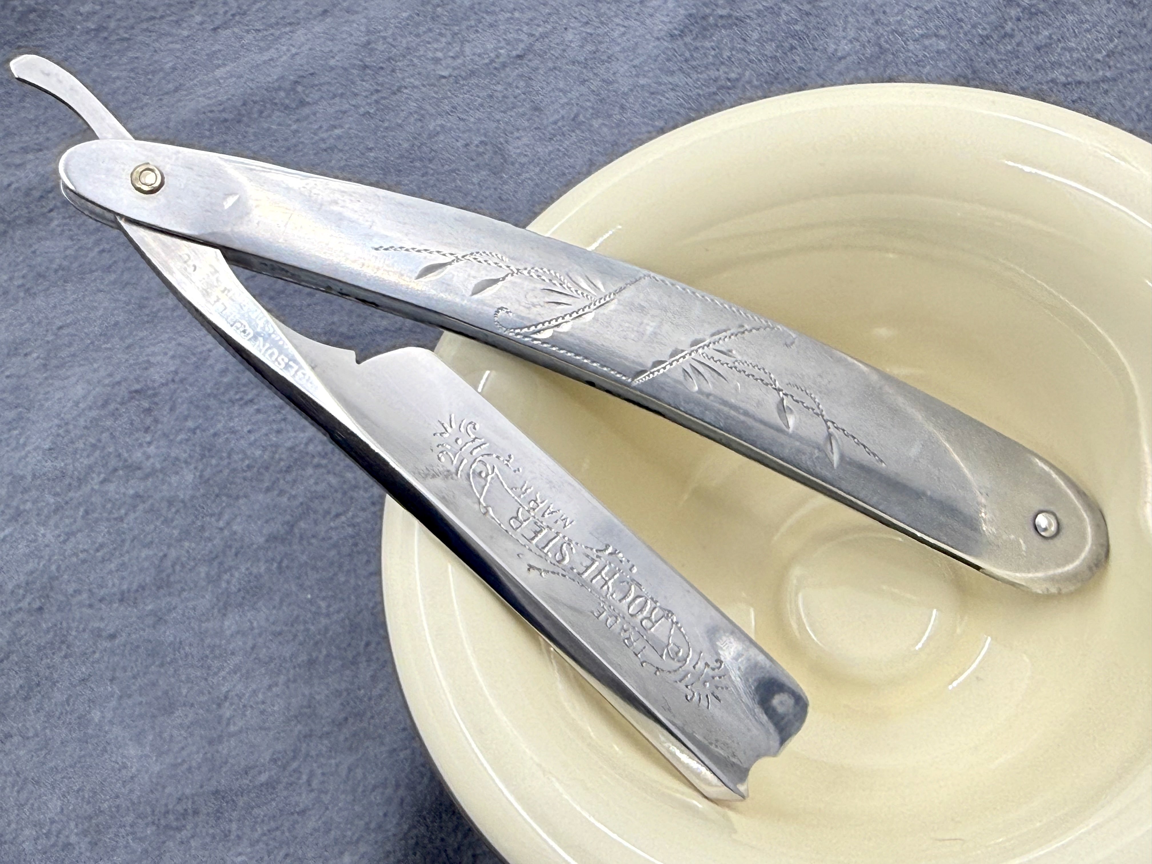 Robeson Suredge "Rochester Trademark" - 6/8 Half Hollow Blade - Very Fancy Vintage NY American Straight Razor - Shave Ready