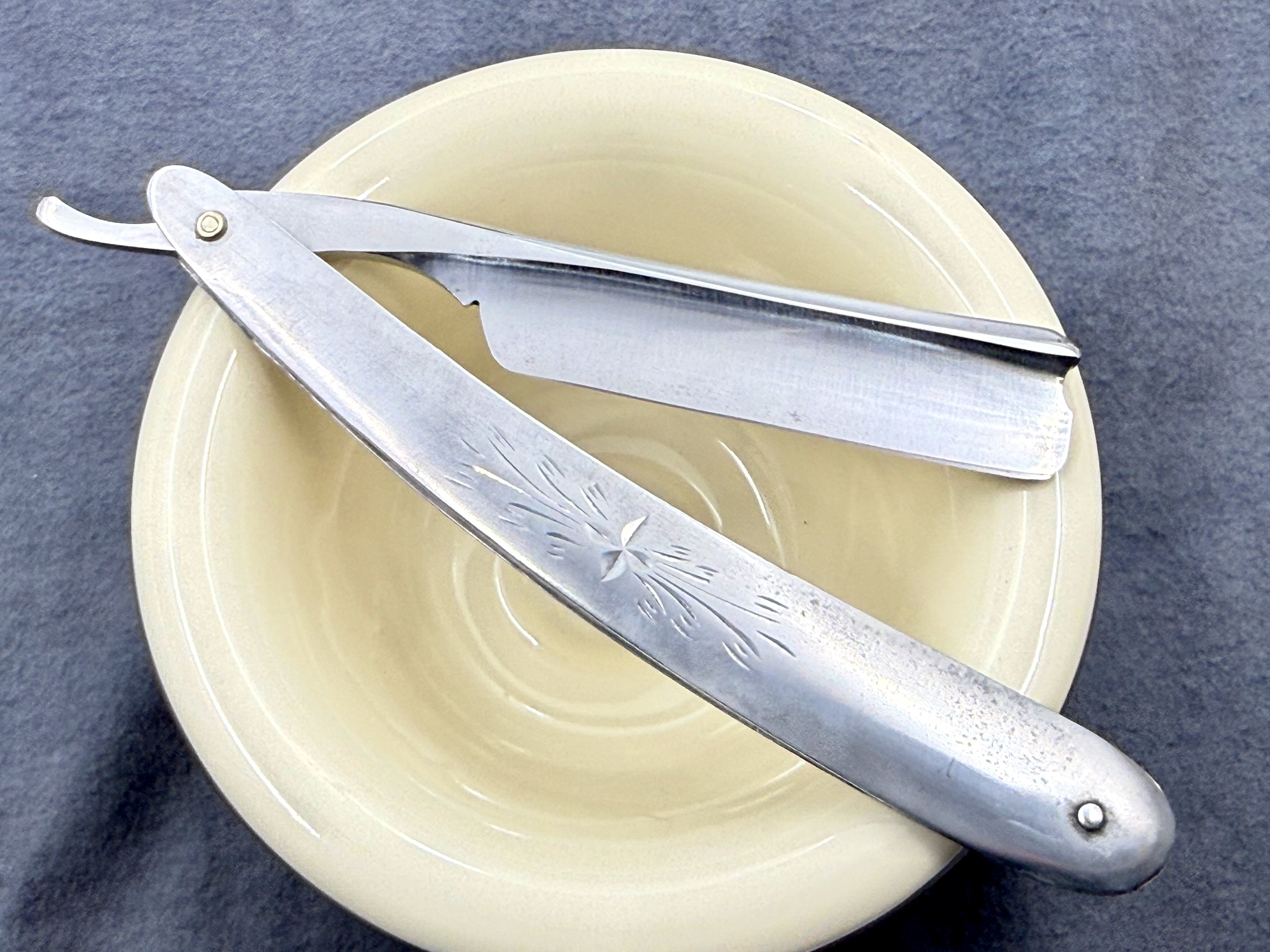 Robeson Suredge "Rochester Trademark" - 6/8 Half Hollow Blade - Very Fancy Vintage NY American Straight Razor - Shave Ready