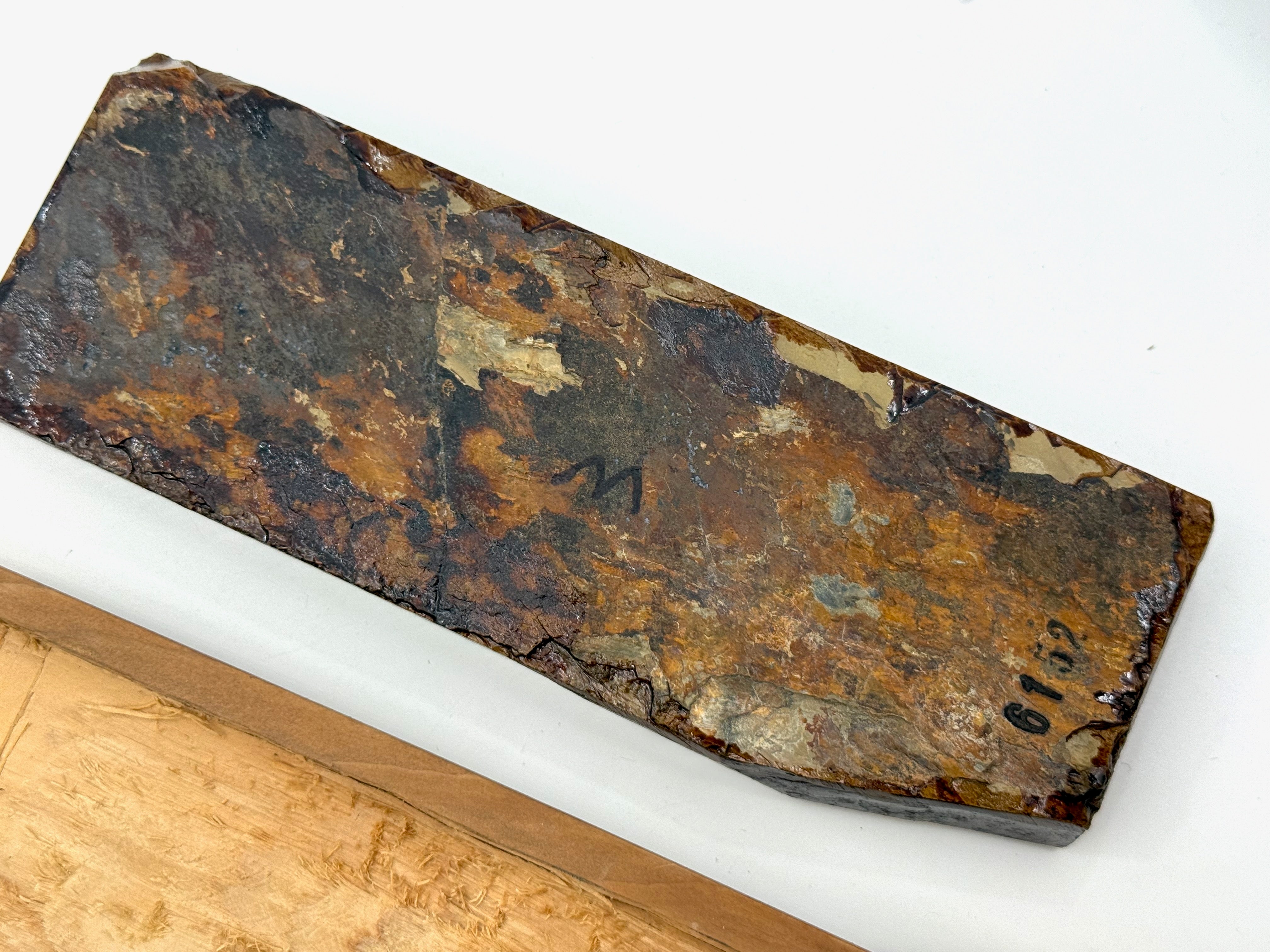 Tsukinowa Akapin Karasu Japanese Natural Finishing Whetstone