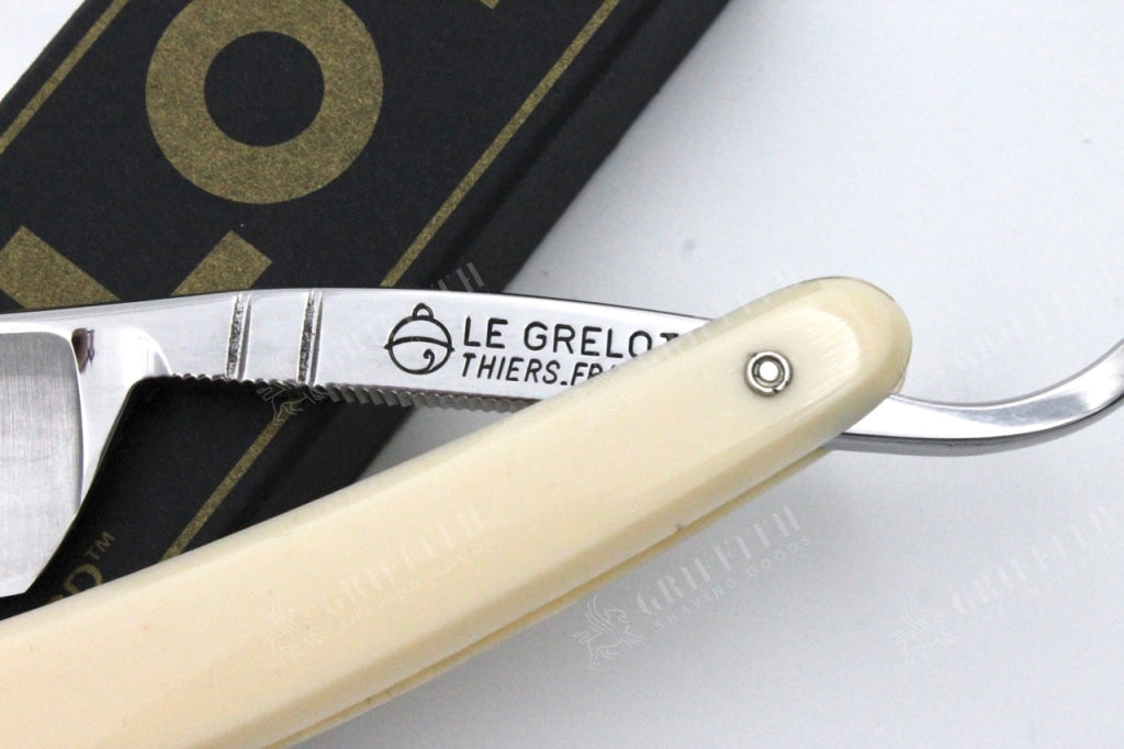 Le Grelot "Medaille d'or Paris 1931" by Thiers Issard 6/8 White Scales - Full Hollow Ground Straight Razor